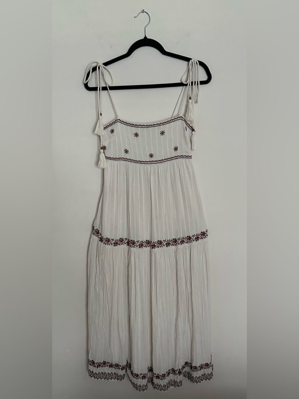 American Eagle Outfitters Cream Maxi Dress with Mauve Floral Trim - Picture 4 of 16